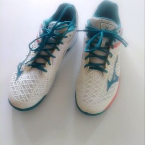 Mizuna Wave Exceed Tour 4 size 11